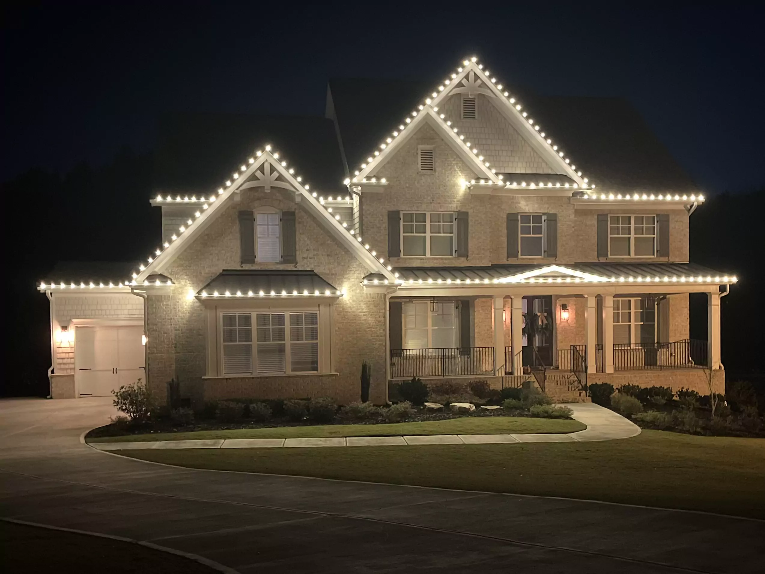 Holiday roofline lights