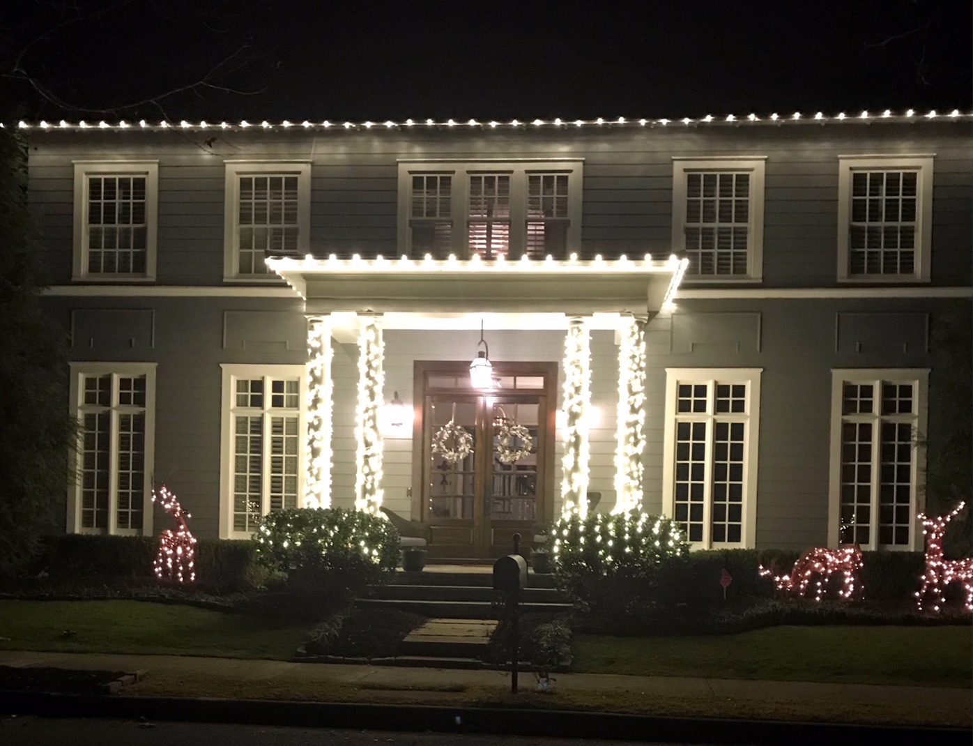 Holiday lighting installation