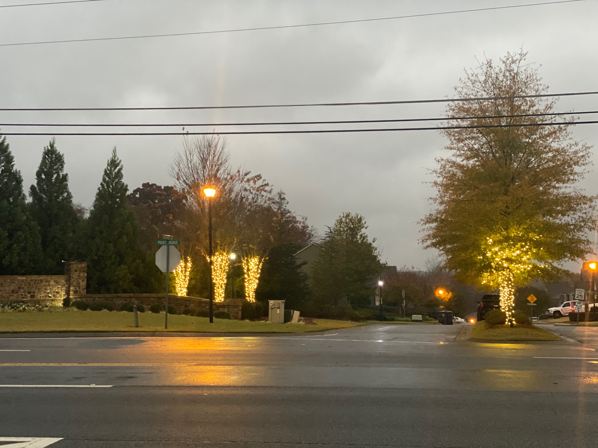 Holiday lighting installation