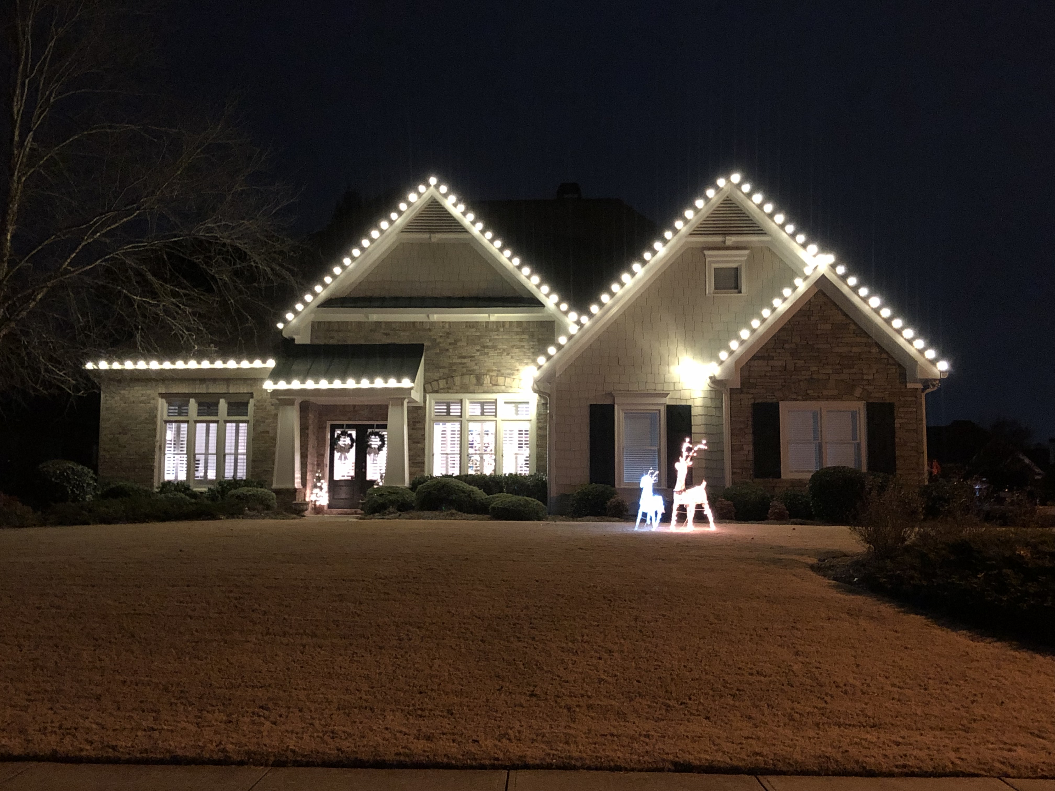 Holiday lighting installation