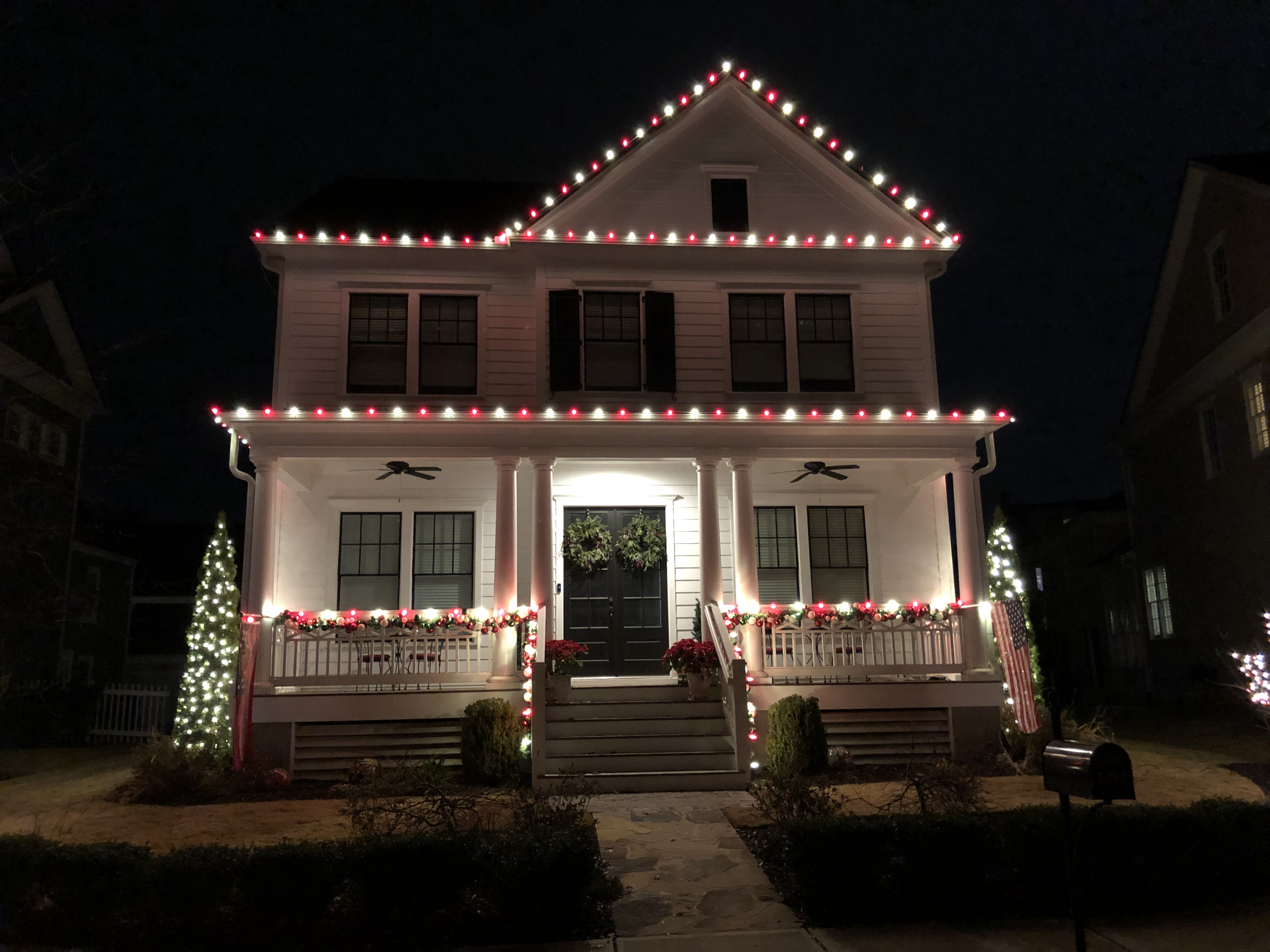 Holiday lighting installation