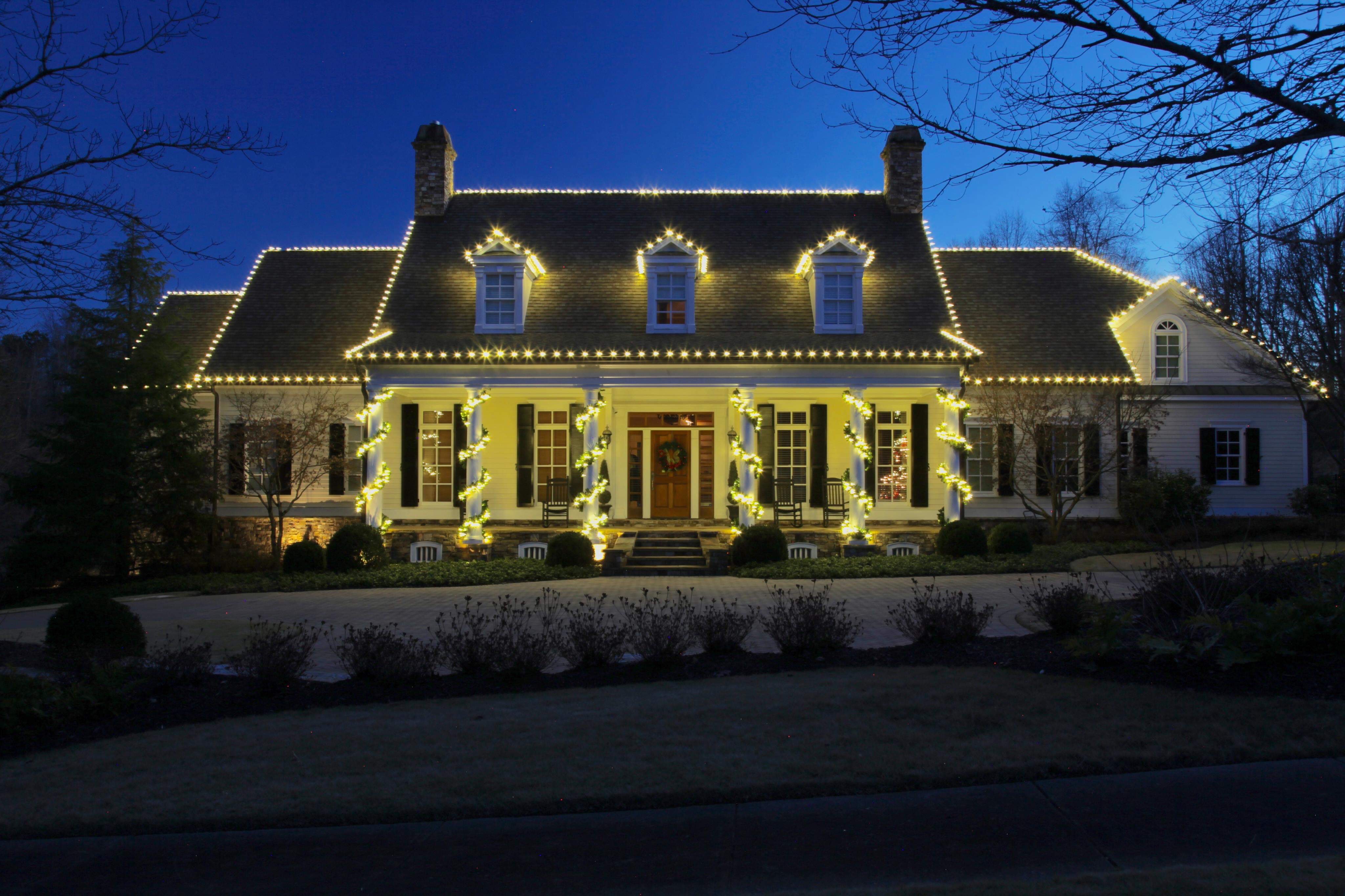 Holiday lighting installation
