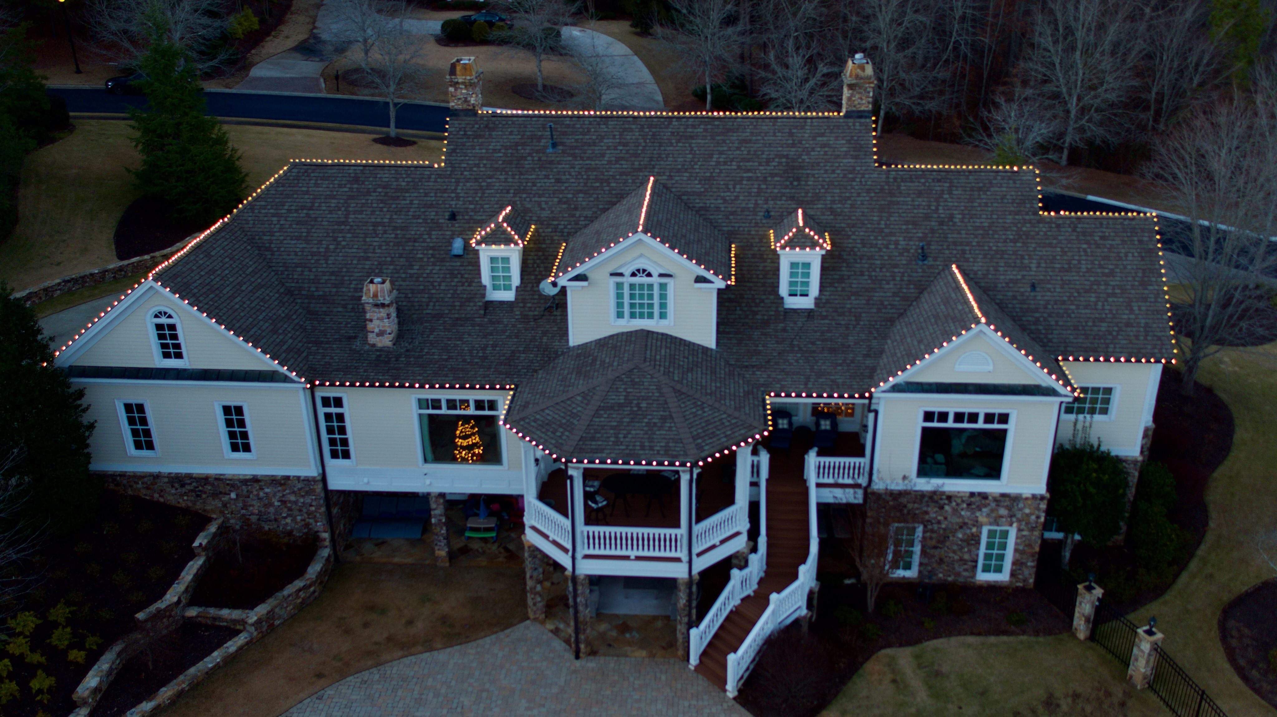 Holiday lighting installation