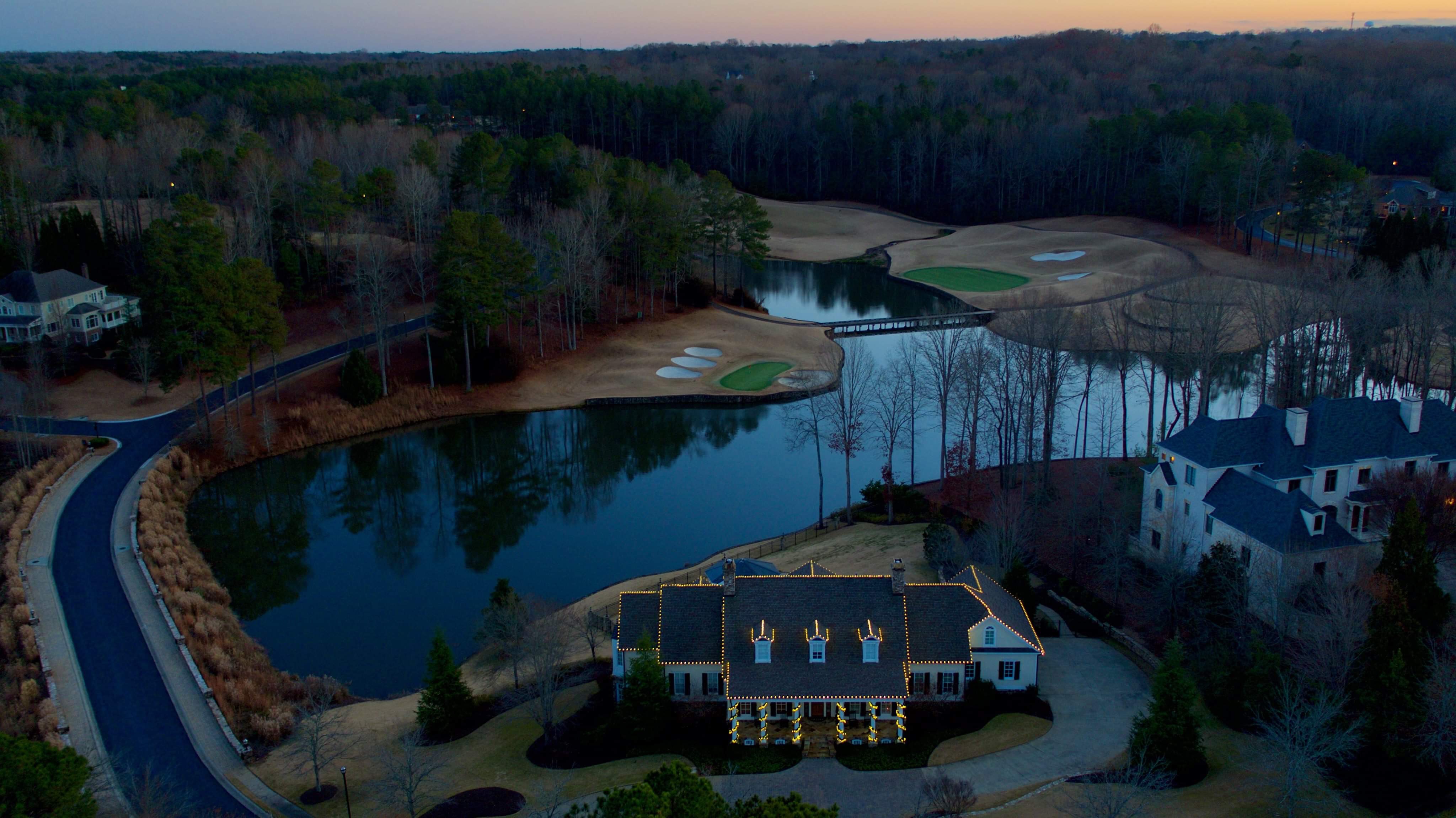Holiday lighting installation