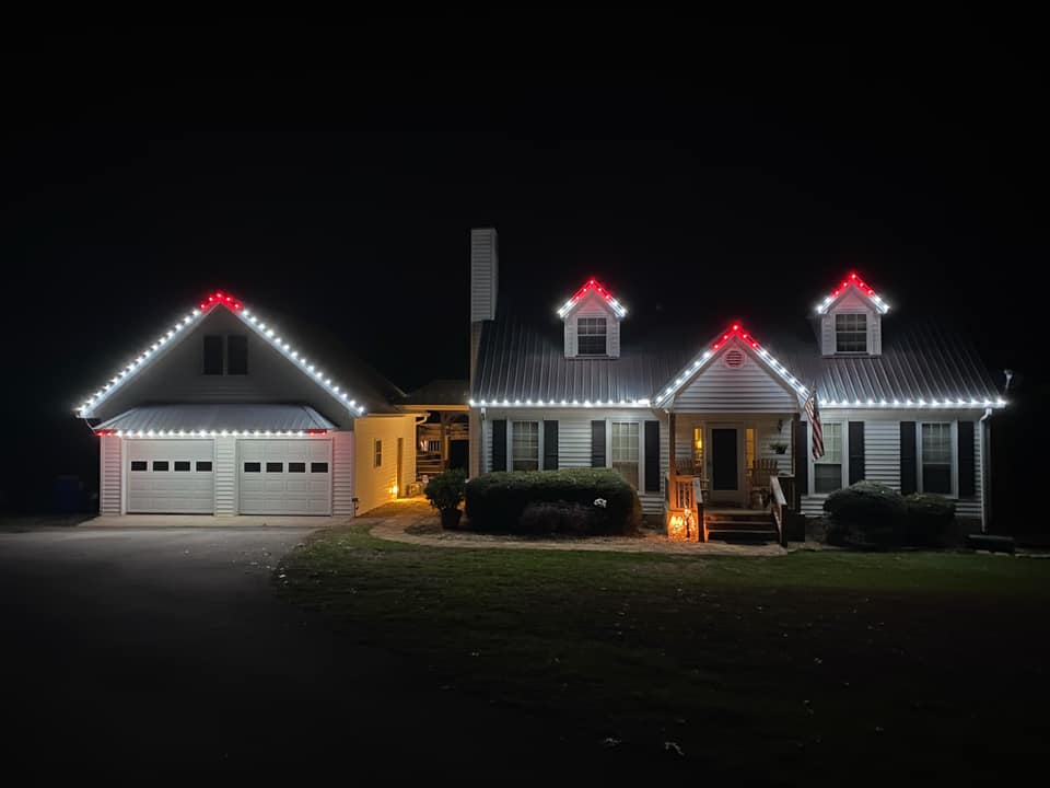 Holiday lighting installation