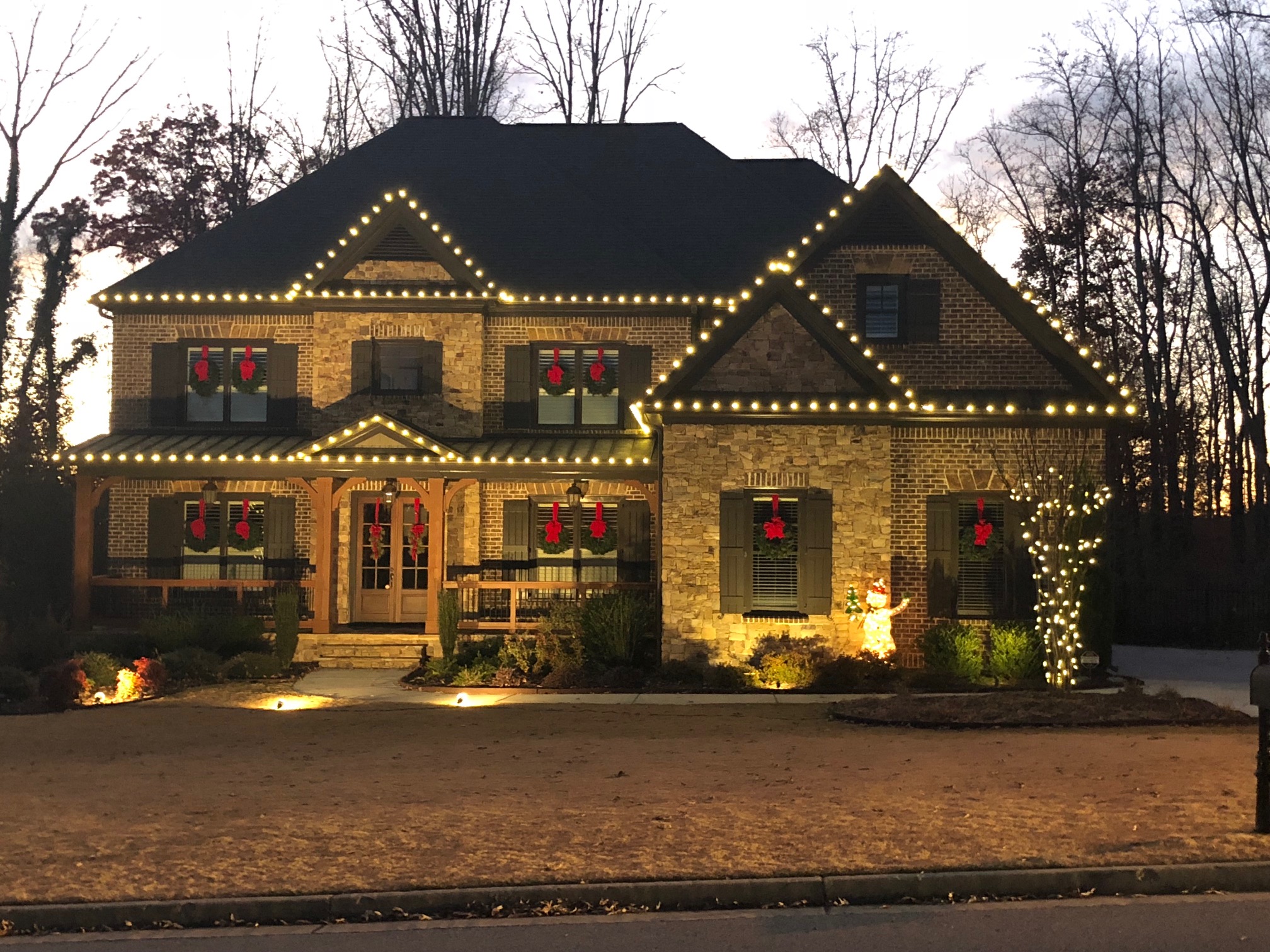 Holiday lighting installation