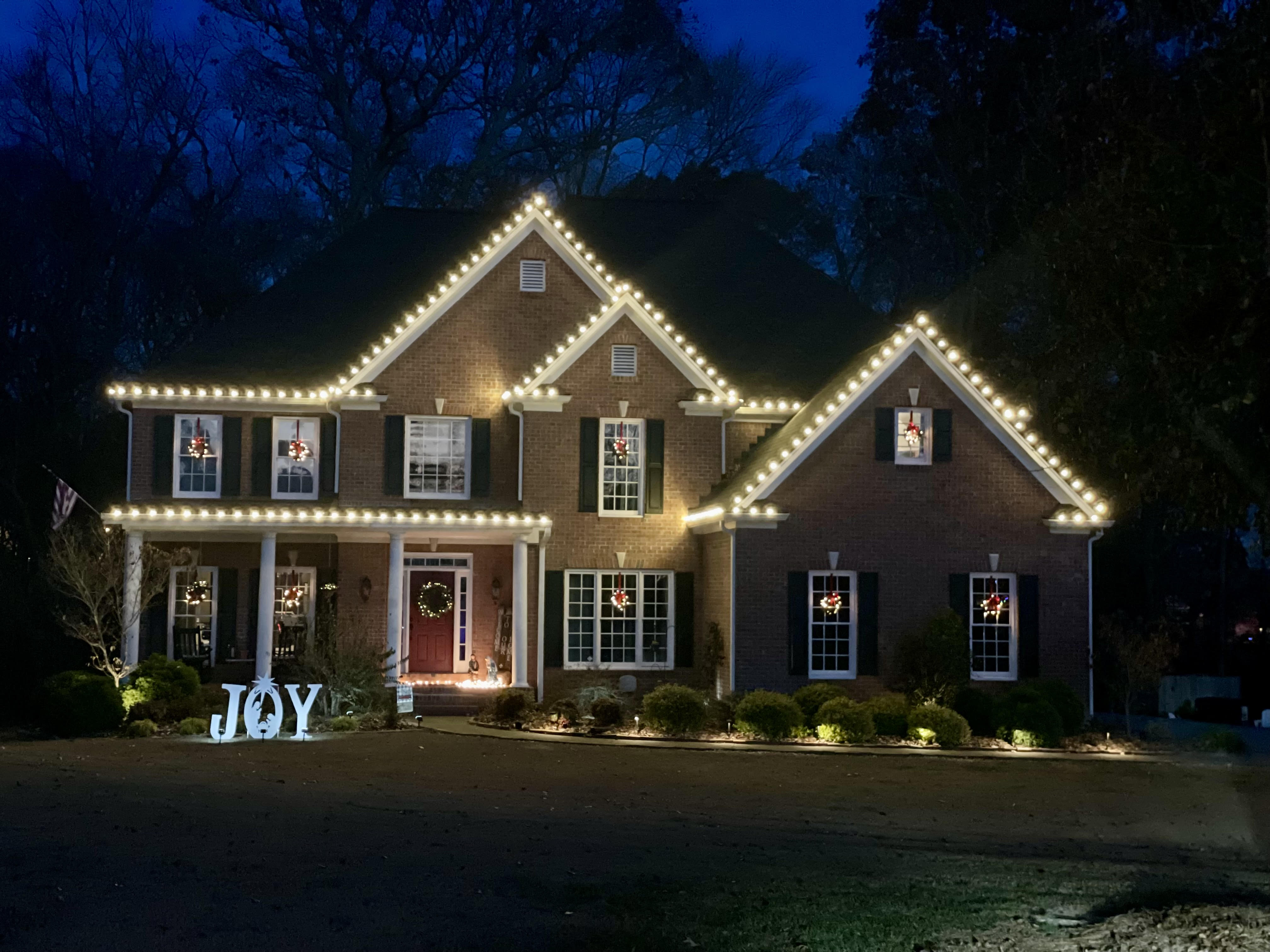 Holiday lighting installation