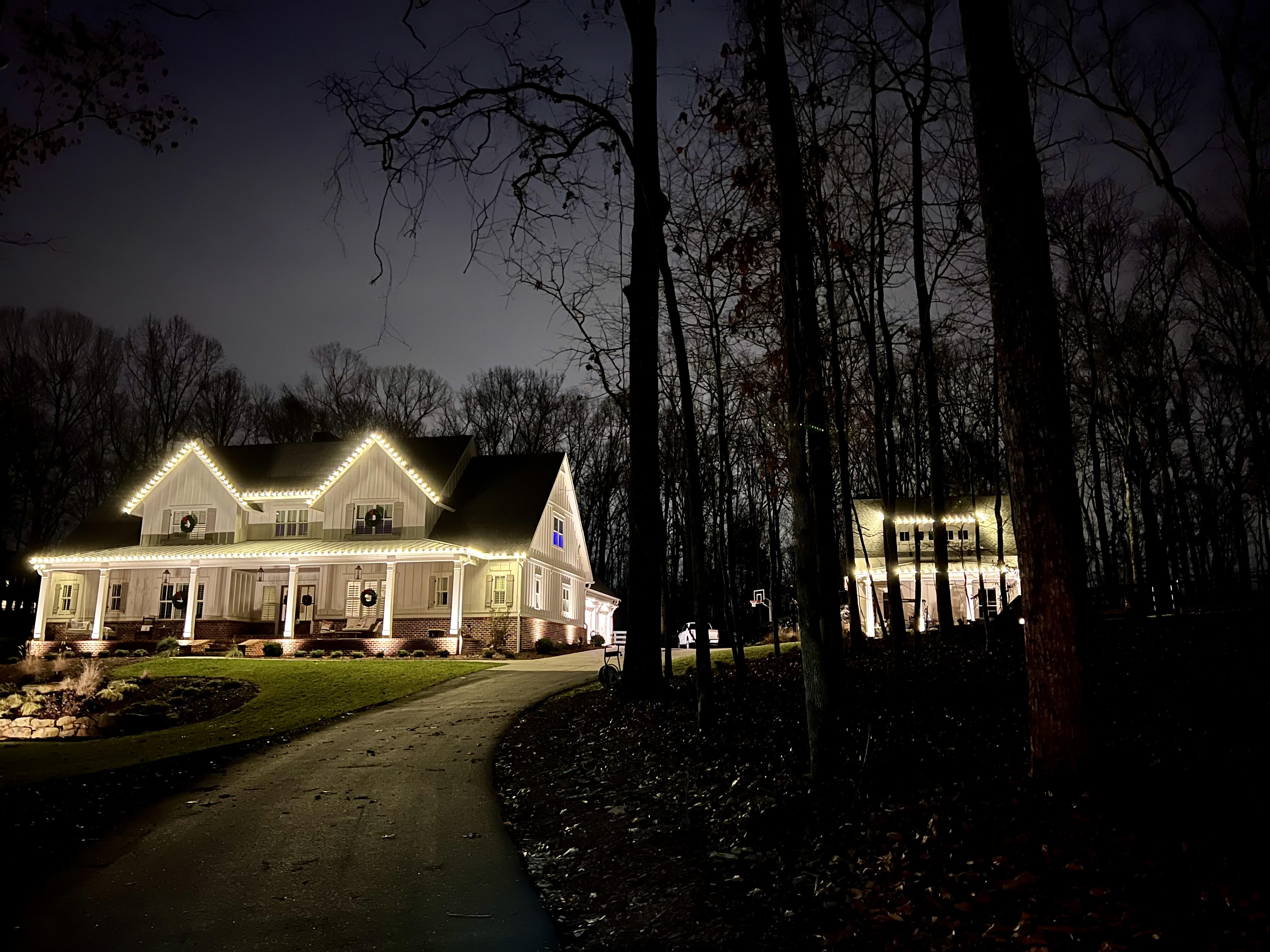 Holiday lighting installation