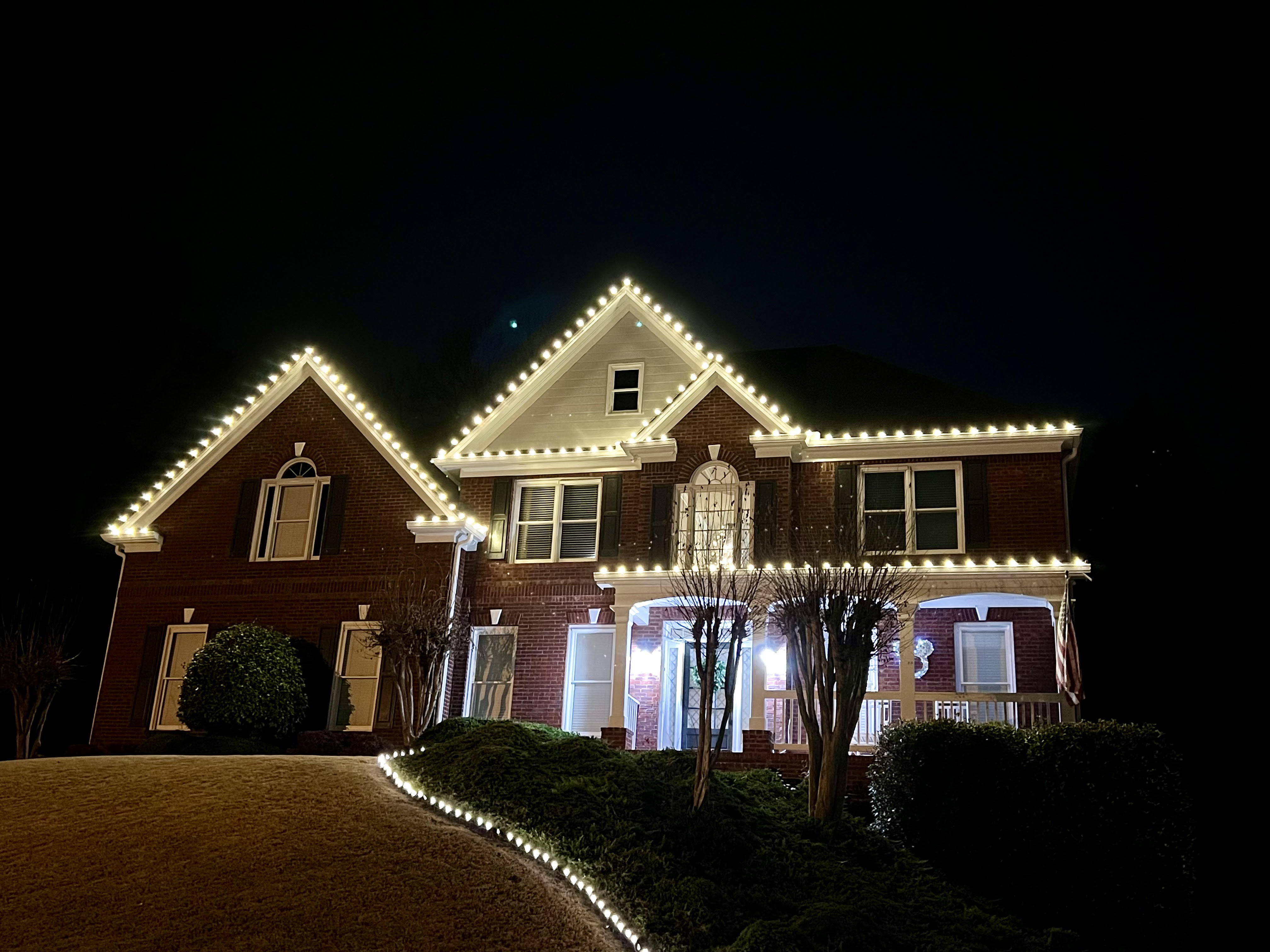 Holiday lighting installation