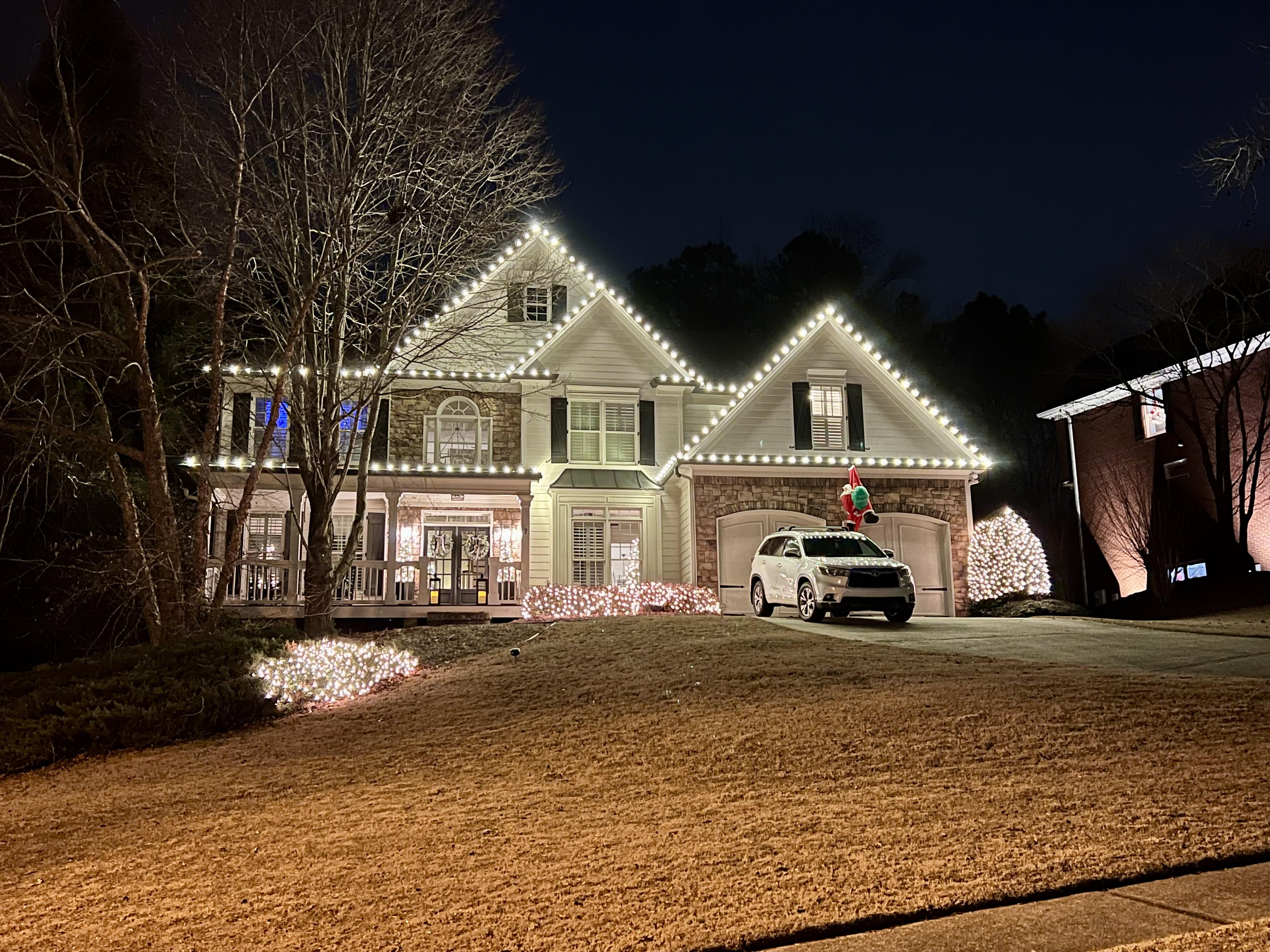 Holiday lighting installation